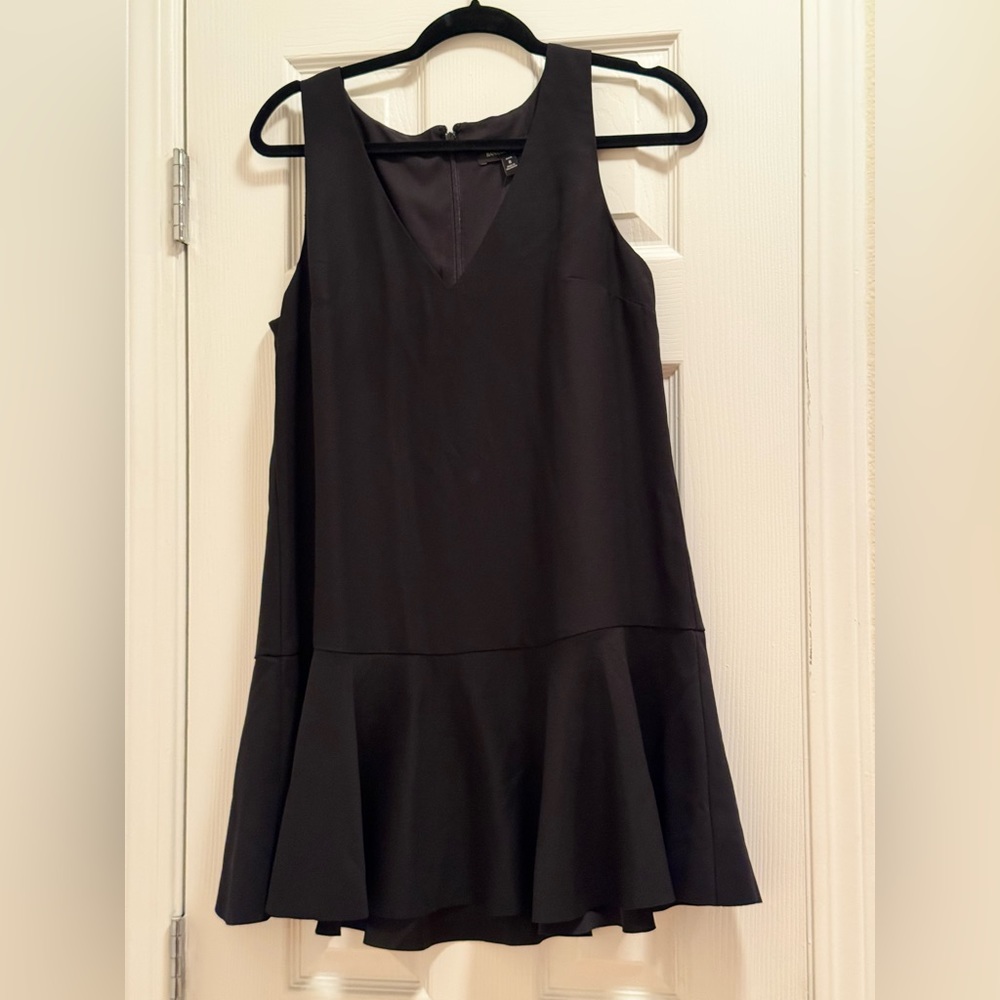 Banana Republic Sleeveless V-Neck dress w/ Ruffle Hem NWT